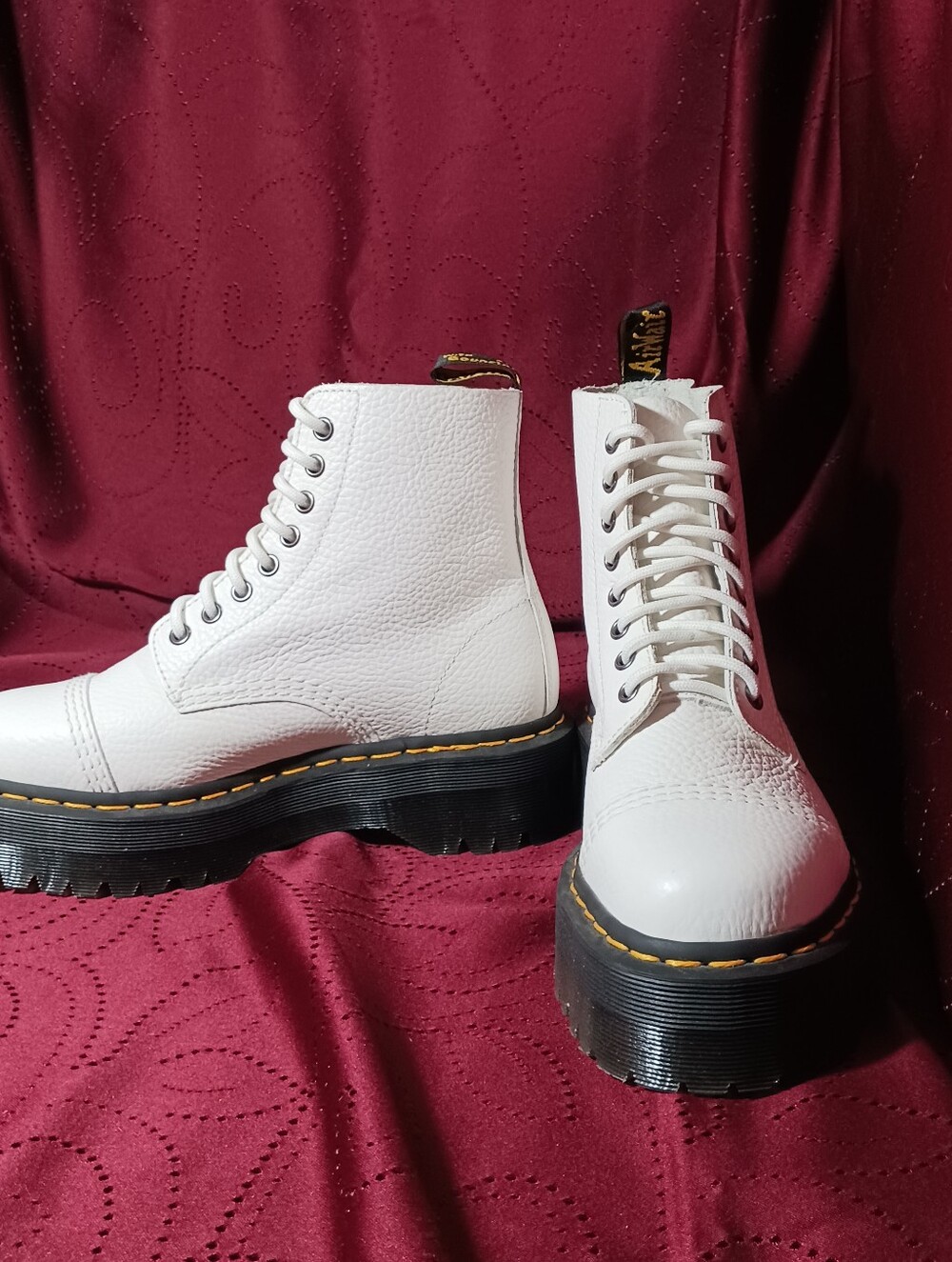 🤍 Dr. Martens White Pebbled Leather Boots Women’s US 8 🤍 - Picture 3 of 14
